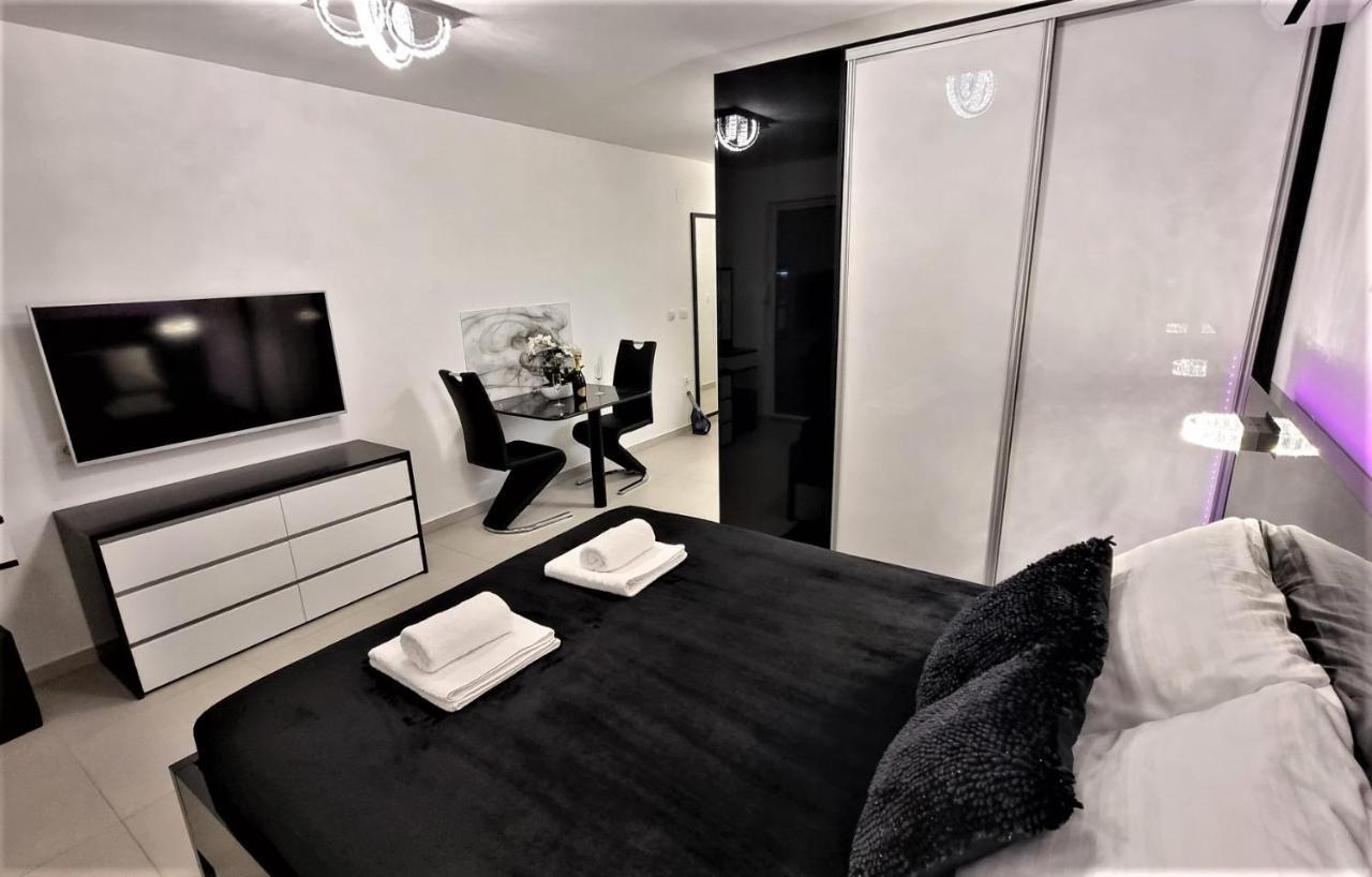 Bartol Luxury Apartments Krk Croatia, With Own Hot Tub - Whirlpool *