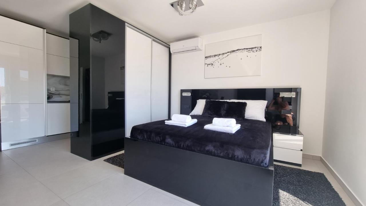 Bartol Luxury Apartments Krk Croatia, With Own Hot Tub - Whirlpool *